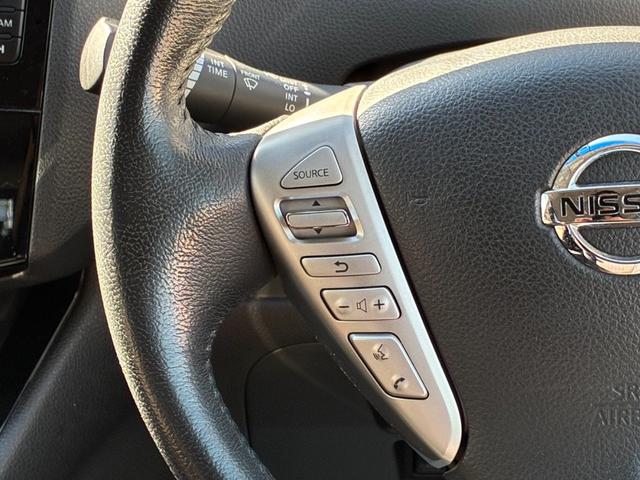 セレナ ハイウェイスターＳ－ＨＶアドバンスドセーフティパック　メーカーナビ　両側パワースライドドア　アラウンドビューモニター　フリップダウンモニター　フルセグＴＶ　クルーズコントロール　衝突被害軽減ブレーキ　ＥＴＣ　ヘッドライトＬＥＤ　純正１６インチＡＷ（29枚目）