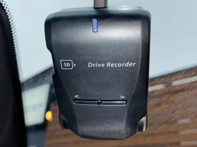 セレナ ハイウェイスターＳ－ＨＶアドバンスドセーフティパック　メーカーナビ　両側パワースライドドア　アラウンドビューモニター　フリップダウンモニター　フルセグＴＶ　クルーズコントロール　衝突被害軽減ブレーキ　ＥＴＣ　ヘッドライトＬＥＤ　純正１６インチＡＷ（38枚目）