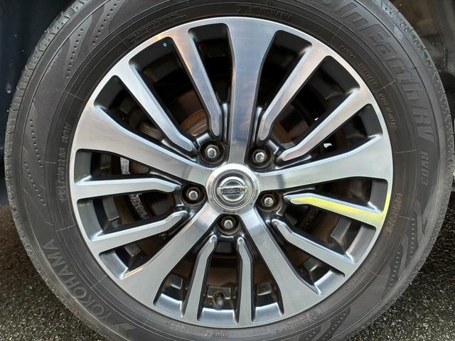 セレナ ハイウェイスターＳ－ＨＶアドバンスドセーフティパック　メーカーナビ　両側パワースライドドア　アラウンドビューモニター　フリップダウンモニター　フルセグＴＶ　クルーズコントロール　衝突被害軽減ブレーキ　ＥＴＣ　ヘッドライトＬＥＤ　純正１６インチＡＷ（39枚目）