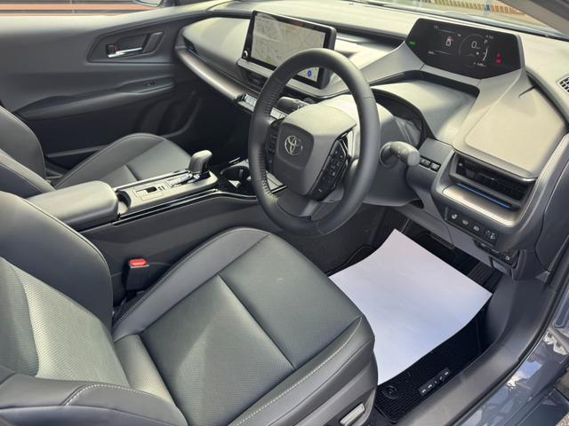 プリウス Ｚ　純正１２．３型ディスプレイ　フルセグＴＶ　全方位カメ　パノラマルーフ　デジタルインナーミラー　シートヒーター＆クーラー　ステアリングヒーター　Ｐリアゲート　Ｐシート　ＥＴＣ２．０　純正１９インチＡＷ（8枚目）