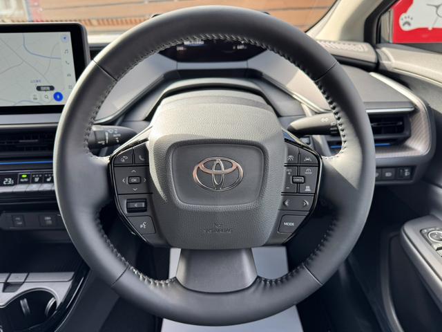 プリウス Ｚ　純正１２．３型ディスプレイ　フルセグＴＶ　全方位カメ　パノラマルーフ　デジタルインナーミラー　シートヒーター＆クーラー　ステアリングヒーター　Ｐリアゲート　Ｐシート　ＥＴＣ２．０　純正１９インチＡＷ（17枚目）