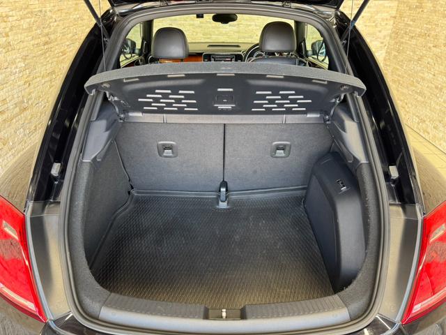 ザ・ビートル フェンダー・エディション　限定６００台　フェンダーサウンド　サンルーフ　ハーフレザーシート　ＥＴＣ　ドラレコ　クルコン　ＨＩＤヘッドライト　純正１７インチＡＷ　パドルシフト　ステアリングスイッチ　禁煙車　オールシーズンタイヤ（12枚目）