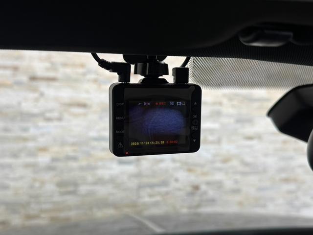 ザ・ビートル フェンダー・エディション　限定６００台　フェンダーサウンド　サンルーフ　ハーフレザーシート　ＥＴＣ　ドラレコ　クルコン　ＨＩＤヘッドライト　純正１７インチＡＷ　パドルシフト　ステアリングスイッチ　禁煙車　オールシーズンタイヤ（27枚目）