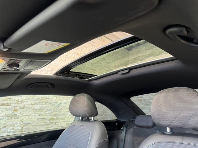 ザ・ビートル フェンダー・エディション　限定６００台　フェンダーサウンド　サンルーフ　ハーフレザーシート　ＥＴＣ　ドラレコ　クルコン　ＨＩＤヘッドライト　純正１７インチＡＷ　パドルシフト　ステアリングスイッチ　禁煙車　オールシーズンタイヤ（30枚目）