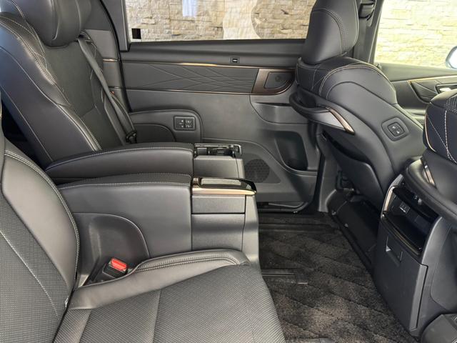 ヴェルファイア Ｚ　プレミア　モデリスタフルエアロ　黒レザー　トヨタチームメイト　左右独立ムーンルーフ　１３．２型フリップ　パノラミックビューモニタ　デジタルインナミラー　ＨＵＤ　メモリーシート　純正１９インチＡＷ　ＥＴＣ２．０（10枚目）