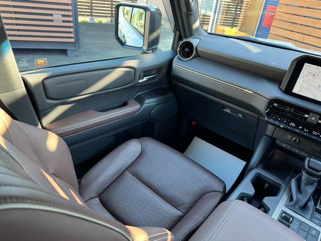 ランドクルーザー２５０ ＶＸファーストエディション　モデリスタシグネチャーイルミ　モデリスタオーバーフェンダー　サンルーフ　丸１眼ＬＥＤヘッド　全方位モニター　ルーフレール　純正１８インチＡＷ　ＥＴＣ２．０　ＢＳＭ　パワーシート　純正ナビ　ＴＶ　Ｂカメ（18枚目）