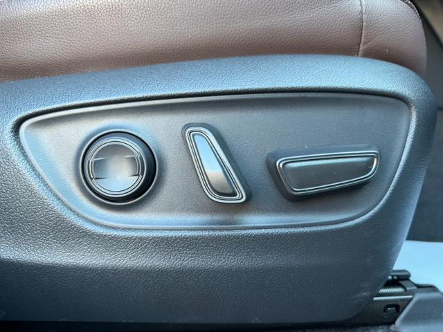 ランドクルーザー２５０ ＶＸファーストエディション　モデリスタシグネチャーイルミ　モデリスタオーバーフェンダー　サンルーフ　丸１眼ＬＥＤヘッド　全方位モニター　ルーフレール　純正１８インチＡＷ　ＥＴＣ２．０　ＢＳＭ　パワーシート　純正ナビ　ＴＶ　Ｂカメ（33枚目）