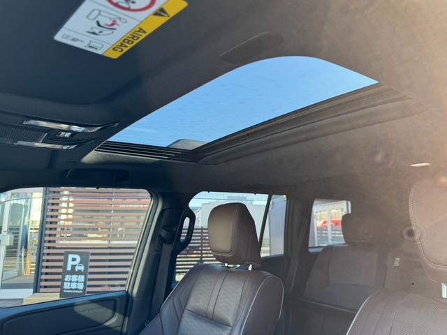 ランドクルーザー２５０ ＶＸファーストエディション　モデリスタシグネチャーイルミ　モデリスタオーバーフェンダー　サンルーフ　丸１眼ＬＥＤヘッド　全方位モニター　ルーフレール　純正１８インチＡＷ　ＥＴＣ２．０　ＢＳＭ　パワーシート　純正ナビ　ＴＶ　Ｂカメ（36枚目）