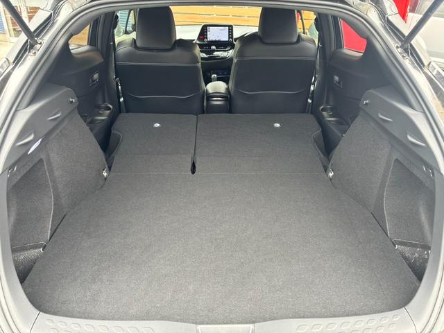 Ｃ－ＨＲ Ｓ　ＧＲスポーツ　８インチナビ　Ｂｌｕｅｔｏｏｔｈ接続　パノラミックビューモニター　ＥＴＣ　シートヒーター　アダプティブクルコン　オートハイビーム　ＬＥＤヘッドライト　ハーフレザーシート　純正１９インチＡＷ　ドラレコ（13枚目）