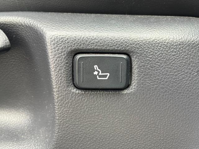 Ｃ－ＨＲ Ｓ　ＧＲスポーツ　８インチナビ　Ｂｌｕｅｔｏｏｔｈ接続　パノラミックビューモニター　ＥＴＣ　シートヒーター　アダプティブクルコン　オートハイビーム　ＬＥＤヘッドライト　ハーフレザーシート　純正１９インチＡＷ　ドラレコ（31枚目）