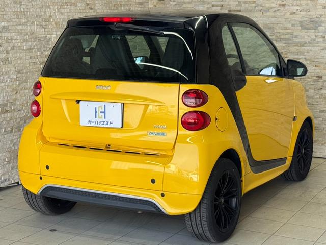 スマートフォーツークーペ mhdエディション シティフレーム パノラミックカラスルーフ カロッツェリアナビ TV バックモニター クルーズコントロール ドラレコ前後 シートヒーター 15インチAW 純正AW有 ETC パドルシフト 禁煙車(4枚目)