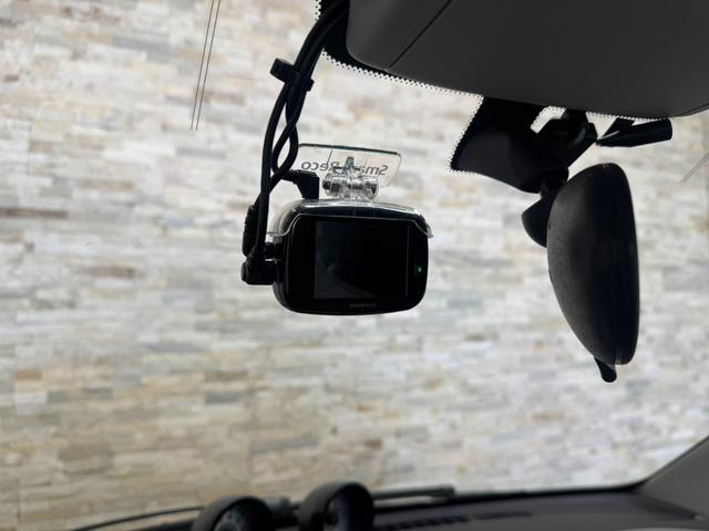 スマートフォーツークーペ mhdエディション シティフレーム パノラミックカラスルーフ カロッツェリアナビ TV バックモニター クルーズコントロール ドラレコ前後 シートヒーター 15インチAW 純正AW有 ETC パドルシフト 禁煙車(26枚目)