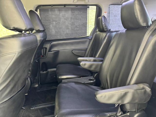 ヴォクシー ＺＳ　煌ＩＩ　ＡＬＰＩＮＥ１０インチナビ　ＡＬＰＩＮＥフリップダウンモニター　両側電動スライドドア　フルセグＴＶ　バックモニタ　衝突被害軽減ブレーキ　レーンキープアシスト　オートハイビーム　ＥＴＣ　プッシュスタート（11枚目）