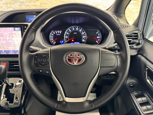 ヴォクシー ＺＳ　煌ＩＩ　ＡＬＰＩＮＥ１０インチナビ　ＡＬＰＩＮＥフリップダウンモニター　両側電動スライドドア　フルセグＴＶ　バックモニタ　衝突被害軽減ブレーキ　レーンキープアシスト　オートハイビーム　ＥＴＣ　プッシュスタート（20枚目）