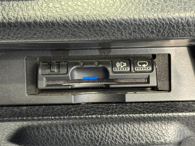 ヴォクシー ＺＳ　煌ＩＩ　ＡＬＰＩＮＥ１０インチナビ　ＡＬＰＩＮＥフリップダウンモニター　両側電動スライドドア　フルセグＴＶ　バックモニタ　衝突被害軽減ブレーキ　レーンキープアシスト　オートハイビーム　ＥＴＣ　プッシュスタート（32枚目）