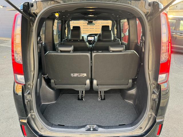 エスクァイア Gi ブラックテーラード 純正9インチナビ 純正後席モニター 両側電動スライドドア クルーズコントロール レザーシート 前席シートヒーター フルセグTV Bluetooth接続 バックカメラ ハイビームアシスト ETC(15枚目)