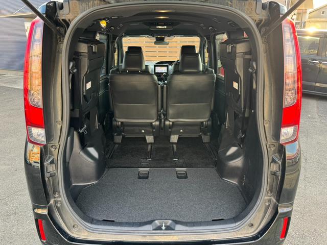 エスクァイア Gi ブラックテーラード 純正9インチナビ 純正後席モニター 両側電動スライドドア クルーズコントロール レザーシート 前席シートヒーター フルセグTV Bluetooth接続 バックカメラ ハイビームアシスト ETC(16枚目)