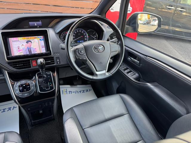 エスクァイア Gi ブラックテーラード 純正9インチナビ 純正後席モニター 両側電動スライドドア クルーズコントロール レザーシート 前席シートヒーター フルセグTV Bluetooth接続 バックカメラ ハイビームアシスト ETC(18枚目)