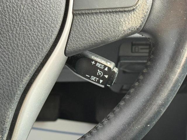 エスクァイア Gi ブラックテーラード 純正9インチナビ 純正後席モニター 両側電動スライドドア クルーズコントロール レザーシート 前席シートヒーター フルセグTV Bluetooth接続 バックカメラ ハイビームアシスト ETC(28枚目)