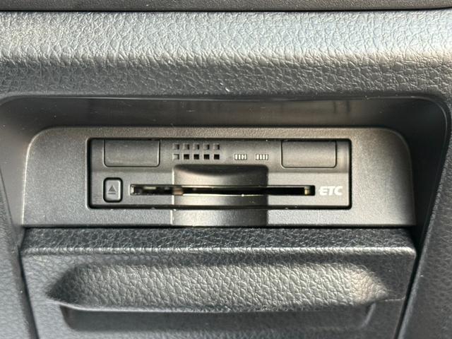 エスクァイア Gi ブラックテーラード 純正9インチナビ 純正後席モニター 両側電動スライドドア クルーズコントロール レザーシート 前席シートヒーター フルセグTV Bluetooth接続 バックカメラ ハイビームアシスト ETC(33枚目)