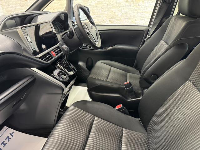 ヴォクシー ＺＳ　煌ＩＩ　アルパイン１１インチナビ　フリップダウンモニター　両側パワースライドドア　フルセグＴＶ　バックモニター　クルーズコントロール　衝突被害軽減ブレーキ　レーンキープ　オートハイビーム　ヘッドライトＬＥＤ（9枚目）