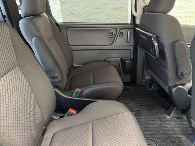 フリード Ｇ・ホンダセンシング　９インチプレミアムナビ　フルセグ　Ｂｌｕｅｔｏｏｔｈ接続　バックカメラ　ＥＴＣ　アダプティブクルコン　レーンキープ　シートヒーター　両側電動スライドドア　ＬＥＤヘッド　スマートキー　プッシュスタート（10枚目）