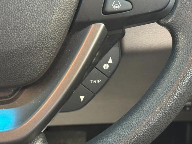 フリード Ｇ・ホンダセンシング　９インチプレミアムナビ　フルセグ　Ｂｌｕｅｔｏｏｔｈ接続　バックカメラ　ＥＴＣ　アダプティブクルコン　レーンキープ　シートヒーター　両側電動スライドドア　ＬＥＤヘッド　スマートキー　プッシュスタート（30枚目）