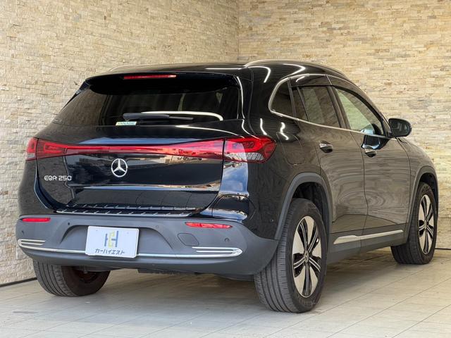 ＥＱＡ ＥＱＡ２５０　パノラミックスライディングルーフ　メーカーナビ　全方位モニター　フルセグ　Ｂｌｕｅｔｏｏｔｈ接続　ＨＵＤ　ＢＳＭ　純正１８インチＡＷ　ＥＴＣ２．０　メモリＰシート　Ｐリアゲート　シートヒーター（3枚目）