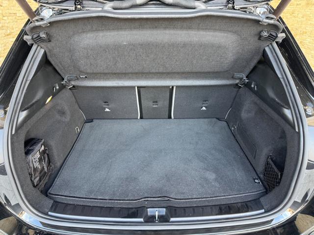 ＥＱＡ ＥＱＡ２５０　パノラミックスライディングルーフ　メーカーナビ　全方位モニター　フルセグ　Ｂｌｕｅｔｏｏｔｈ接続　ＨＵＤ　ＢＳＭ　純正１８インチＡＷ　ＥＴＣ２．０　メモリＰシート　Ｐリアゲート　シートヒーター（14枚目）