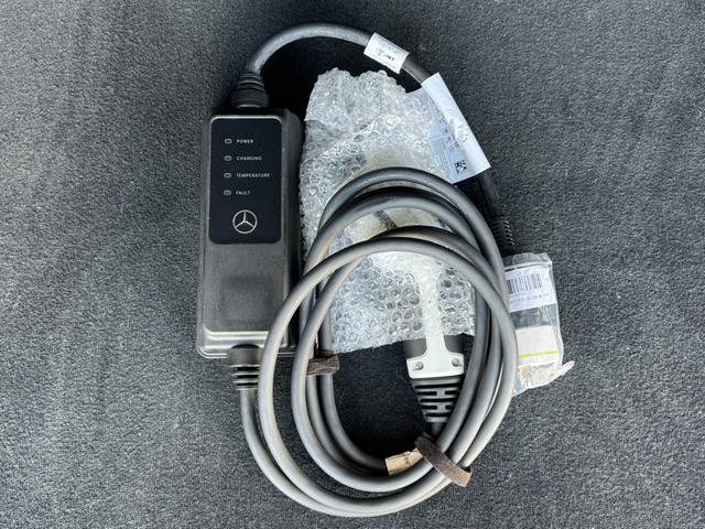 ＥＱＡ ＥＱＡ２５０　パノラミックスライディングルーフ　メーカーナビ　全方位モニター　フルセグ　Ｂｌｕｅｔｏｏｔｈ接続　ＨＵＤ　ＢＳＭ　純正１８インチＡＷ　ＥＴＣ２．０　メモリＰシート　Ｐリアゲート　シートヒーター（42枚目）