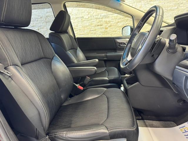 オデッセイ アブソルート　７インチワイドインターナビ　９インチワイドフリップダウン　フルセグ　Ｂｌｕｅｔｏｏｔｈ接続　Ｂカメ　両側スライド片側Ｐスライド　クルコン　ＥＴＣ　ハーフレザー　ＬＥＤヘッド　純正１７インチＡＷ（5枚目）