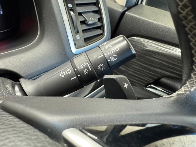 オデッセイ アブソルート　７インチワイドインターナビ　９インチワイドフリップダウン　フルセグ　Ｂｌｕｅｔｏｏｔｈ接続　Ｂカメ　両側スライド片側Ｐスライド　クルコン　ＥＴＣ　ハーフレザー　ＬＥＤヘッド　純正１７インチＡＷ（27枚目）