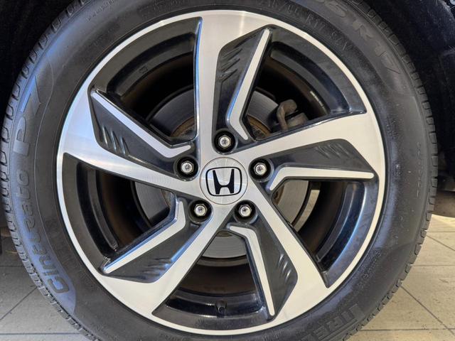 オデッセイ アブソルート　７インチワイドインターナビ　９インチワイドフリップダウン　フルセグ　Ｂｌｕｅｔｏｏｔｈ接続　Ｂカメ　両側スライド片側Ｐスライド　クルコン　ＥＴＣ　ハーフレザー　ＬＥＤヘッド　純正１７インチＡＷ（32枚目）