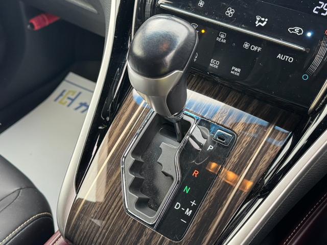 ハリアー エレガンス　フルエアロ　ディーラーナビ　フルセグ　Ｂｌｕｅｔｏｏｔｈ接続　バックカメラ　ＥＴＣ　ハーフレザーシート　パワーシート　ＬＥＤヘッド　オートライト　純正１７インチＡＷ　スマートキー　プッシュスタート（22枚目）