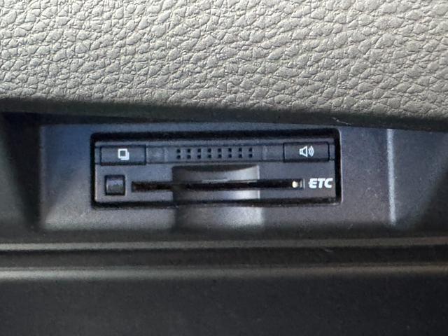 ハリアー エレガンス　フルエアロ　ディーラーナビ　フルセグ　Ｂｌｕｅｔｏｏｔｈ接続　バックカメラ　ＥＴＣ　ハーフレザーシート　パワーシート　ＬＥＤヘッド　オートライト　純正１７インチＡＷ　スマートキー　プッシュスタート（30枚目）