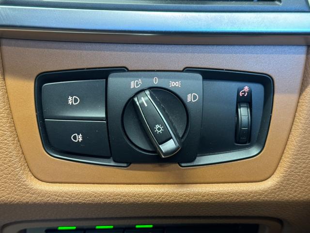 ３シリーズ ３２０ｄ　ラグジュアリー　純正ナビ　Ｂｌｕｅｔｏｏｔｈ接続　バックカメラ　メモリ付きパワーシート　ブラウンレザーシート　ＥＴＣ　クルーズコントロール　レーンキープ　ディスチャージドランプ　オートライト　純正１７インチＡＷ（28枚目）