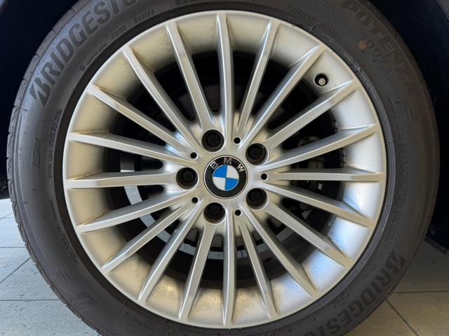 ３シリーズ ３２０ｄ　ラグジュアリー　純正ナビ　Ｂｌｕｅｔｏｏｔｈ接続　バックカメラ　メモリ付きパワーシート　ブラウンレザーシート　ＥＴＣ　クルーズコントロール　レーンキープ　ディスチャージドランプ　オートライト　純正１７インチＡＷ（33枚目）