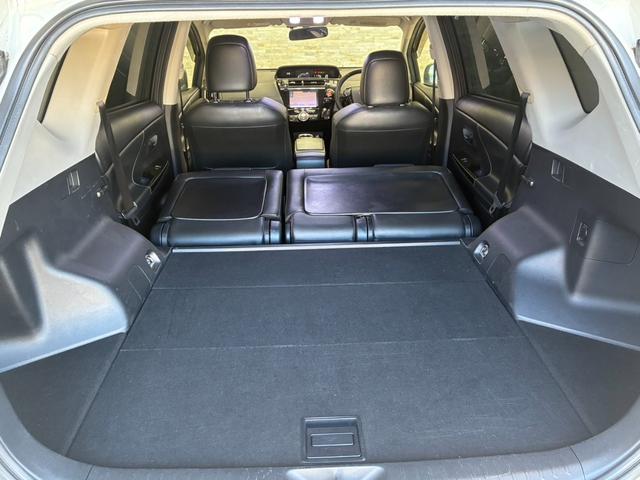 プリウスアルファ Ｓツーリングセレクション・Ｇ’ｓ　純正８インチナビ　フルセグ　Ｂｌｕｅｔｏｏｔｈ接続　Ｂカメラ　ハーフレザーシート　クルーズコントロール　ＥＴＣ　ディスチャージドランプ　オートライト　社外１６インチＡＷ　スマートキー　プッシュスタート（13枚目）