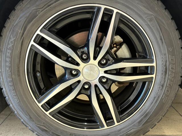 プリウスアルファ Ｓツーリングセレクション・Ｇ’ｓ　純正８インチナビ　フルセグ　Ｂｌｕｅｔｏｏｔｈ接続　Ｂカメラ　ハーフレザーシート　クルーズコントロール　ＥＴＣ　ディスチャージドランプ　オートライト　社外１６インチＡＷ　スマートキー　プッシュスタート（31枚目）