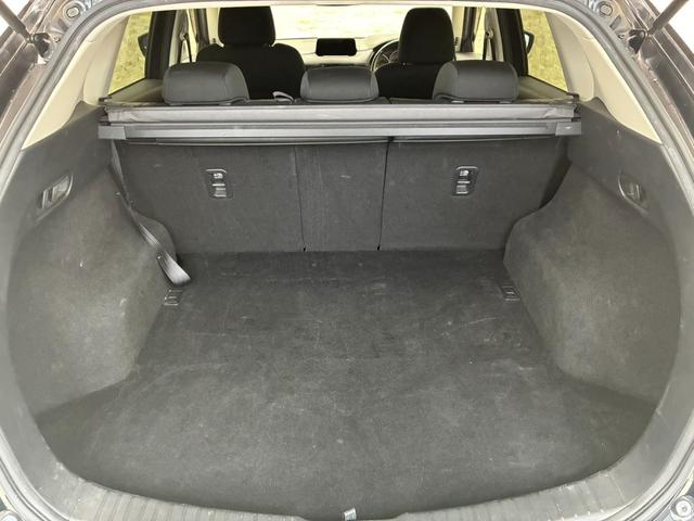 ＣＸ－５ ２０Ｓ　プロアクティブ　純正ナビ　フルセグＴＶ　Ｂカメ　Ｂｌｕｅｔｏｏｔｈ　ＥＴＣ　純正１９インチＡＷ　ＨＵＤ　アダプティブクルコン　レーンキープ　コーナーセンサー　ドラレコ　オートライト　アイドリングストップ　ＬＥＤヘッド（12枚目）