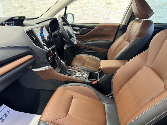 フォレスター アドバンス　４ＷＤ　純正ナビ　フルセグ　Ｂモニター　ＢＴ接続　ＴＶキャンセラー　シートヒーター　ステアリングヒーター　Ｆカメラ　Ｓカメラ　Ｐシート　Ｐリアゲート　ルーフレール　オートライト　純正１８インチＡＷ（9枚目）