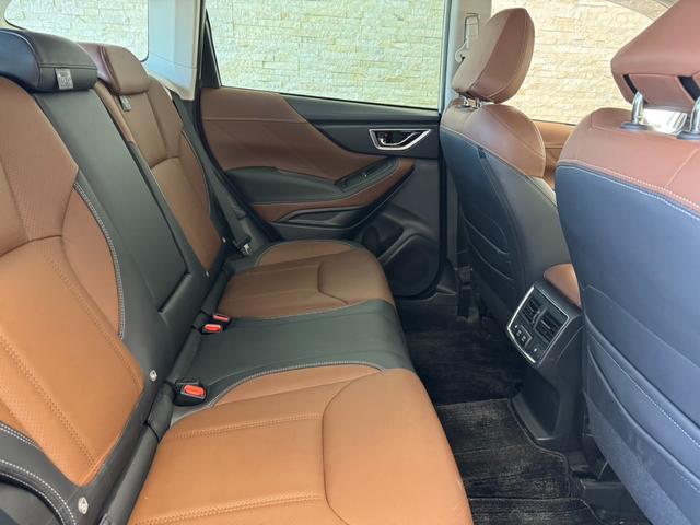 フォレスター アドバンス　４ＷＤ　純正ナビ　フルセグ　Ｂモニター　ＢＴ接続　ＴＶキャンセラー　シートヒーター　ステアリングヒーター　Ｆカメラ　Ｓカメラ　Ｐシート　Ｐリアゲート　ルーフレール　オートライト　純正１８インチＡＷ（10枚目）