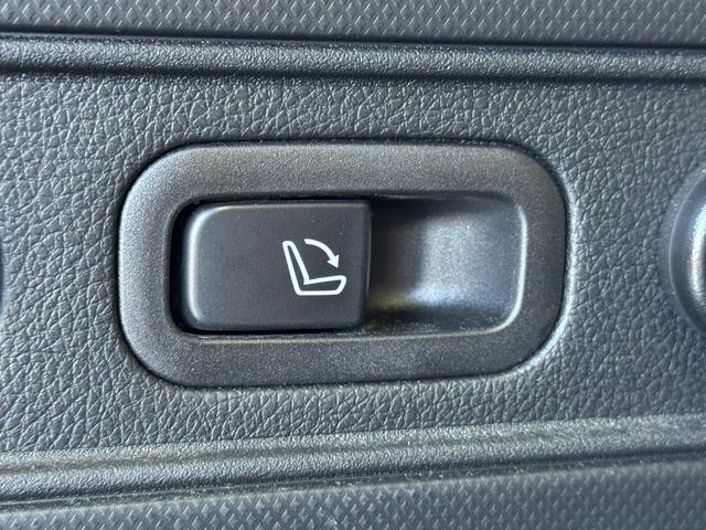 フォレスター アドバンス　４ＷＤ　純正ナビ　フルセグ　Ｂモニター　ＢＴ接続　ＴＶキャンセラー　シートヒーター　ステアリングヒーター　Ｆカメラ　Ｓカメラ　Ｐシート　Ｐリアゲート　ルーフレール　オートライト　純正１８インチＡＷ（37枚目）