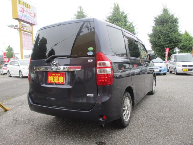 ノア Ｘ　左パワースライド　ＳＤナビ　ワンセグ　ＥＴＣ　Ｂカメラ　外アルミ　禁煙車　車検８年７月（4枚目）