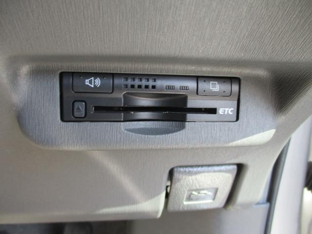 プリウス Ｌ　１オーナー　ＳＤナビ　ワンセグ　ＥＴＣ　前後ドライブレコーダー　プッシュスタート　オートライト　タイヤ９分山　カーテンＳＲＳ　禁煙車　ウインカーミラー　ｉ－ｓｔｏｐ（11枚目）