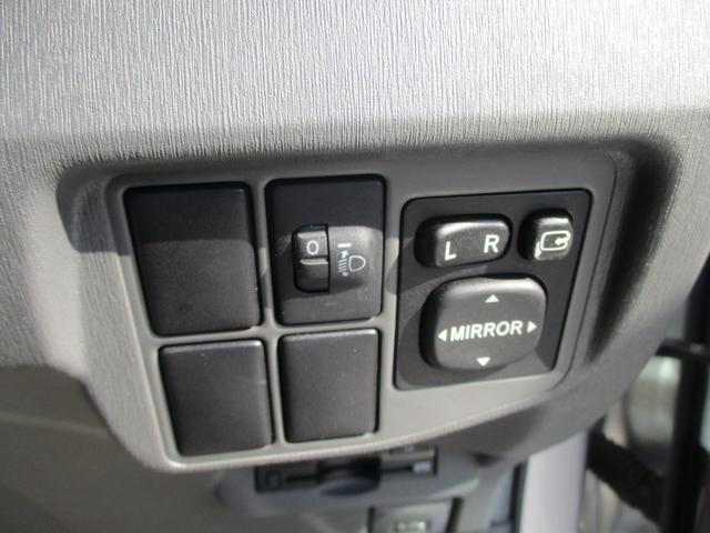 プリウス Ｌ　１オーナー　ＳＤナビ　ワンセグ　ＥＴＣ　前後ドライブレコーダー　プッシュスタート　オートライト　タイヤ９分山　カーテンＳＲＳ　禁煙車　ウインカーミラー　ｉ－ｓｔｏｐ（13枚目）