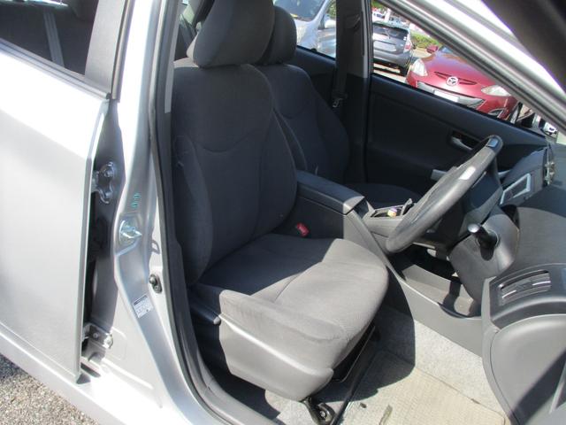 プリウス Ｌ　１オーナー　ＳＤナビ　ワンセグ　ＥＴＣ　前後ドライブレコーダー　プッシュスタート　オートライト　タイヤ９分山　カーテンＳＲＳ　禁煙車　ウインカーミラー　ｉ－ｓｔｏｐ（16枚目）