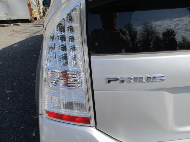 プリウス Ｌ　１オーナー　ＳＤナビ　ワンセグ　ＥＴＣ　前後ドライブレコーダー　プッシュスタート　オートライト　タイヤ９分山　カーテンＳＲＳ　禁煙車　ウインカーミラー　ｉ－ｓｔｏｐ（27枚目）