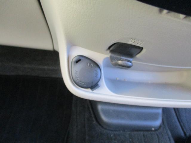 デイズ Ｊ　１オーナー　タイヤ新品　ナビ　ＴＶ　ＨＩＤライト　ＥＴＣ　衝突軽減装置　横滑り防止　アームレスト　禁煙車　車検２年（25枚目）