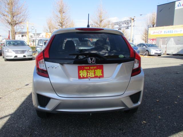 フィット １３Ｇ・Ｌパッケージ　１オーナー　ＳＤナビ　ワンセグ　ＬＥＤライト　衝突軽減ブレーキサポート　ＥＴＣ　オートライトエアコン　プッシュスイッチ　車検９年付　禁煙車　タイヤ８分山　ウインカーミラー（5枚目）